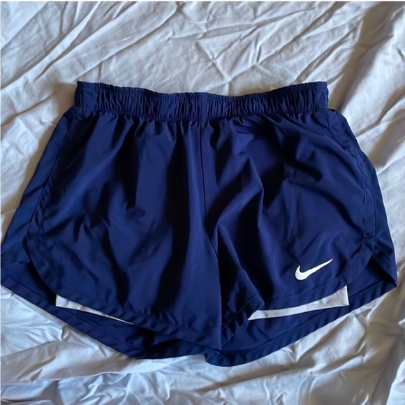 Nike running shorts - Picture 1 of 2